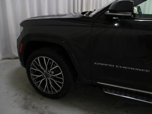 Used 2022 Jeep Grand Cherokee L Summit AWD/4WD image 38