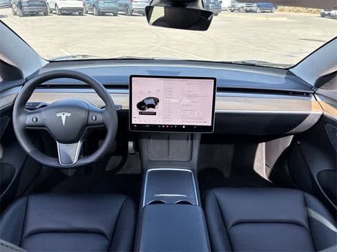 Used 2023 Tesla Model 3 Standard Range image 16
