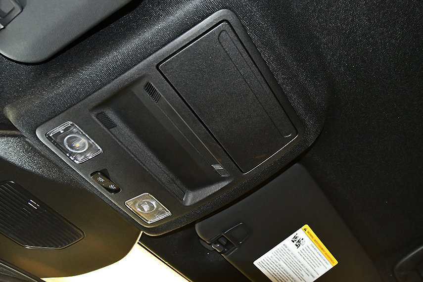 Used 2025 Ford Escape ST-Line Select AWD/4WD image 27