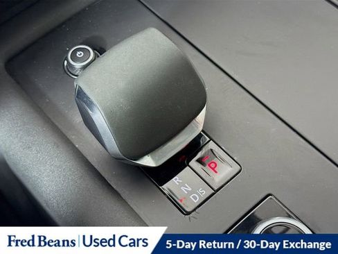 Used 2024 Land Rover Discovery S image 19