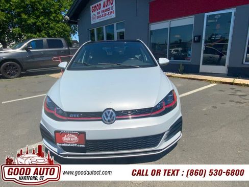 Used 2018 Volkswagen GTI SE FWD image 2