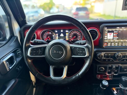 Used 2021 Jeep Gladiator Rubicon AWD/4WD image 34
