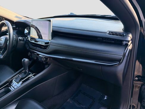 Used 2022 Jeep Compass Altitude w/ Convenience Group image 32