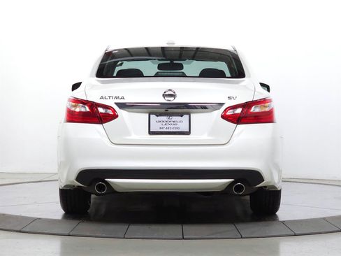 Used 2017 Nissan Altima 2.5 SV w/ Convenience Package image 6