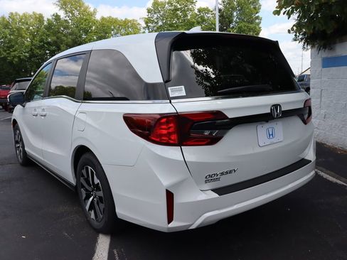 Used 2026 Honda Odyssey EX-L image 3