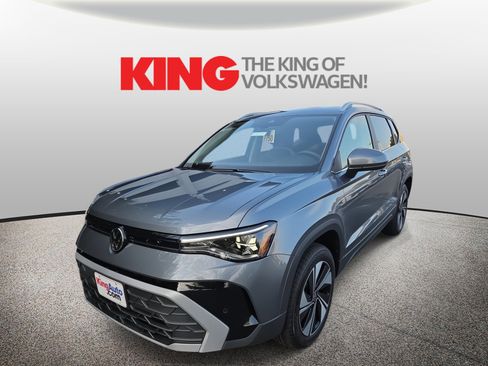 New 2025 Volkswagen Taos SE image 3