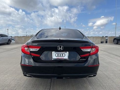 Used 2018 Honda Accord Sport image 4