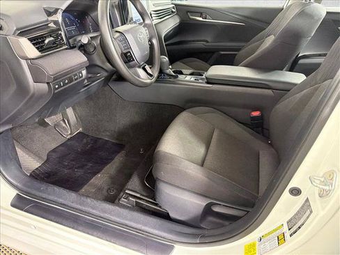 Used 2025 Toyota Camry LE FWD image 9