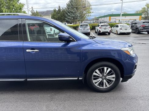 Used 2017 Nissan Pathfinder S AWD/4WD image 42