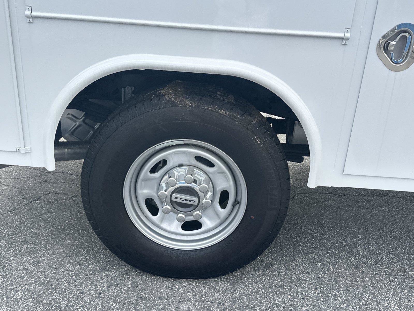 New 2024 Ford F250 XL w/ XL Chrome Package RWD image 15