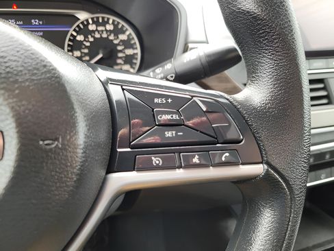 Used 2024 Nissan Altima 2.5 SV image 17