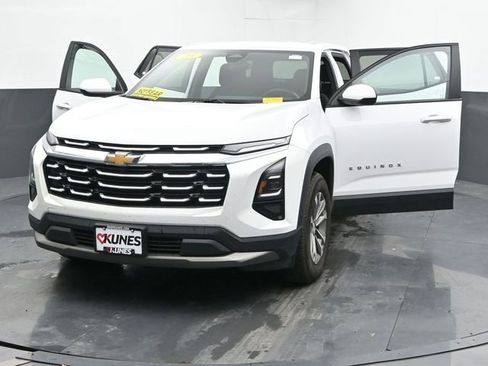 Used 2025 Chevrolet Equinox LT image 51