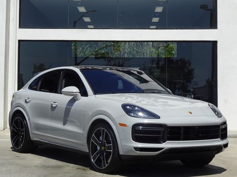 Used 2023 Porsche Cayenne Turbo w/ Premium Package Plus (PI3) AWD/4WD image 9