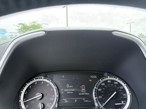Used 2022 Toyota Highlander XLE AWD/4WD image 22