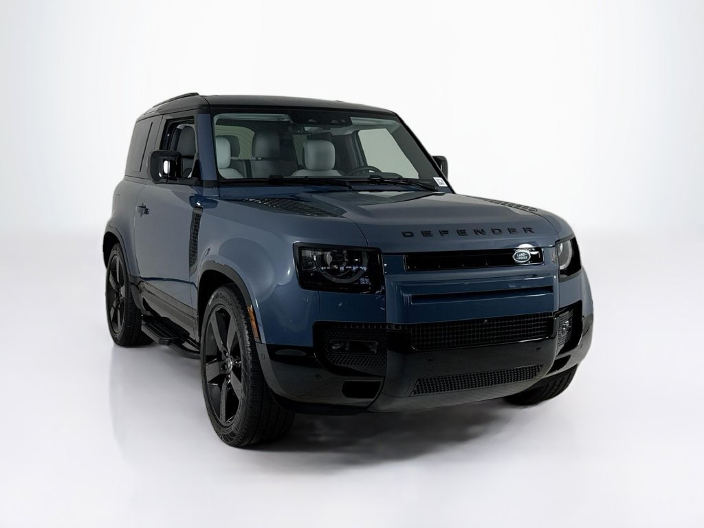 Used 2025 Land Rover Defender 90 X-Dynamic SE AWD/4WD image 7