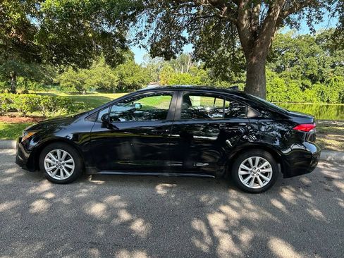 Used 2026 Toyota Corolla LE w/ LE Premium Package FWD image 3