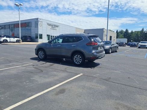 Used 2018 Nissan Rogue SV w/ Premium Package AWD/4WD image 10