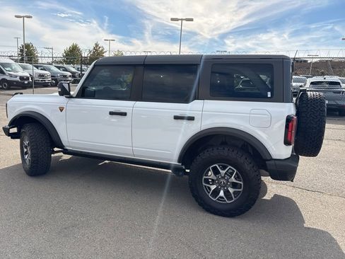 Used 2024 Ford Bronco Badlands image 8
