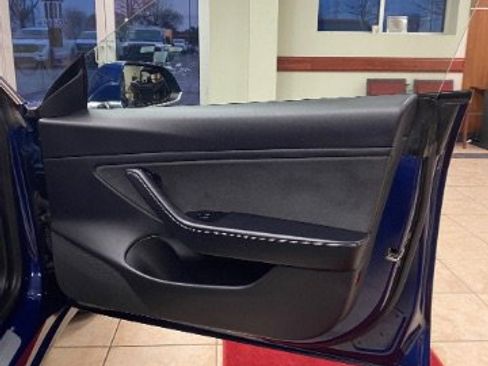 Used 2019 Tesla Model 3 Long Range RWD image 15