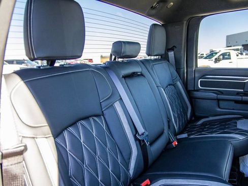 New 2025 RAM 2500 Big Horn AWD/4WD image 32