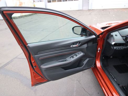 Used 2021 Nissan Altima 2.5 SR image 9