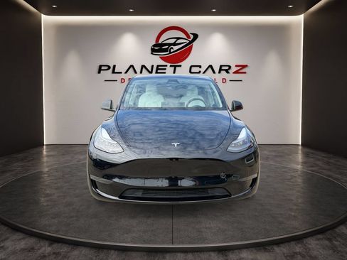 Used 2025 Tesla Model Y Long Range RWD image 8