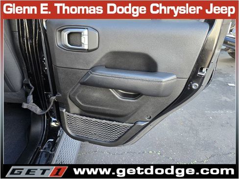 Certified 2022 Jeep Wrangler Unlimited Sahara image 33