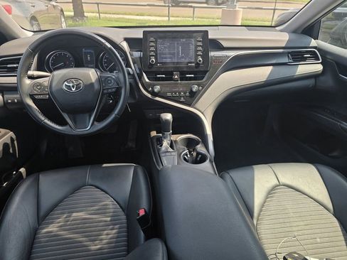 Used 2022 Toyota Camry SE FWD image 14