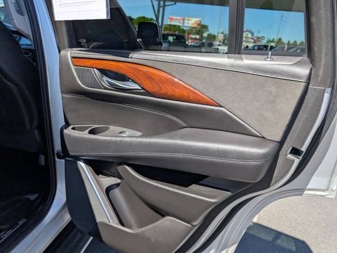 Used 2016 Cadillac Escalade Premium AWD/4WD image 37