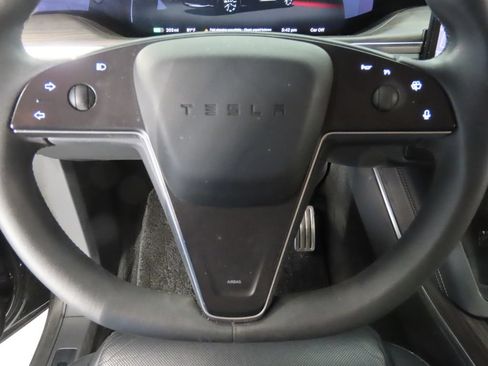 Used 2023 Tesla Model X AWD/4WD image 17