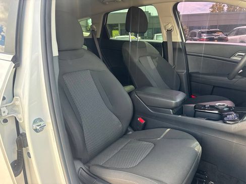 Used 2024 Kia Sportage LX AWD/4WD image 18