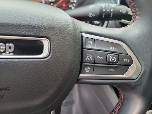 Used 2022 Jeep Compass Trailhawk w/ Trailhawk Convenience Group AWD/4WD image 30