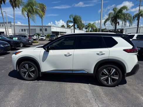 Used 2023 Nissan Rogue SL FWD image 4