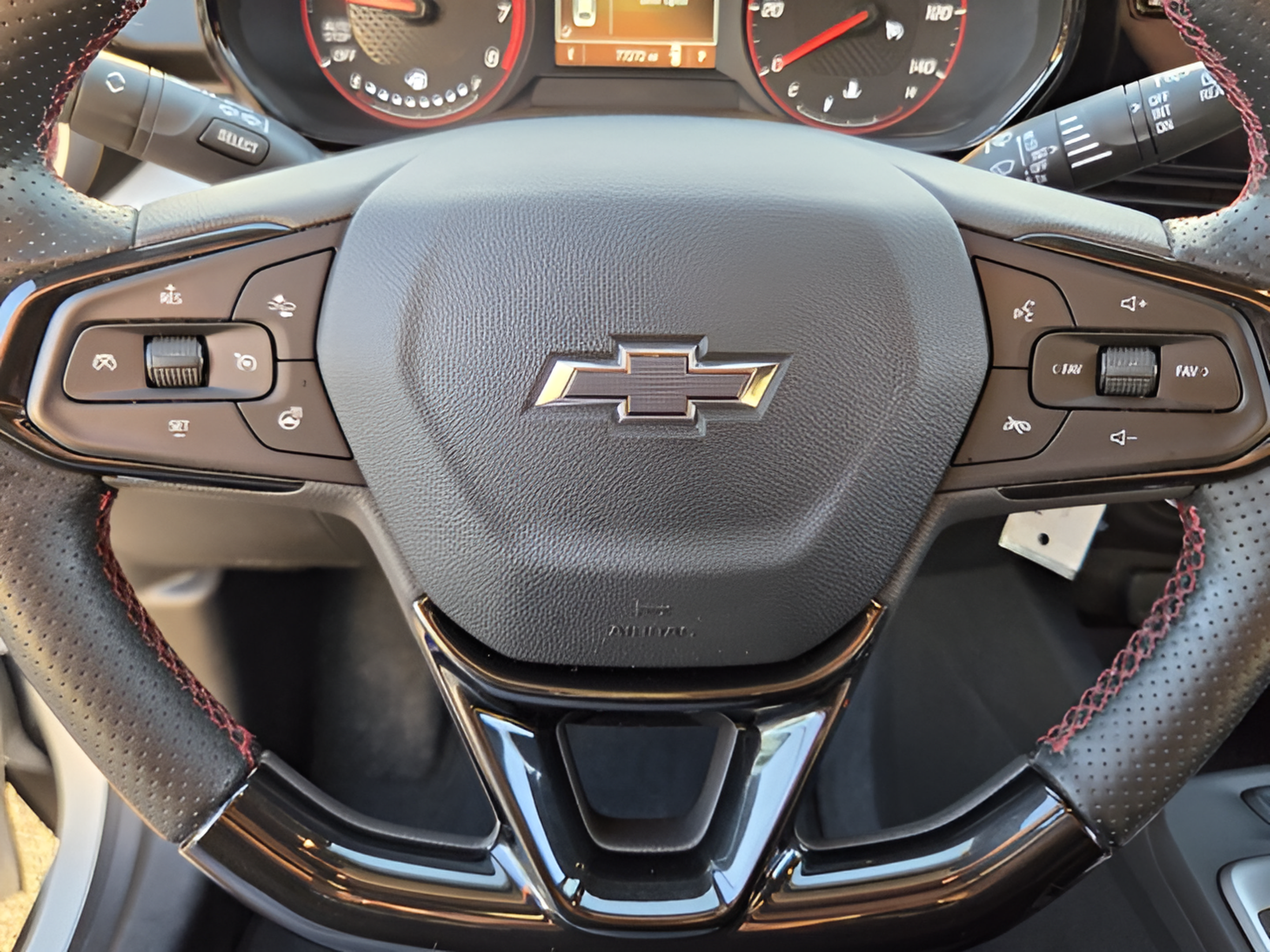 Certified 2024 Chevrolet Trax RS FWD image 26