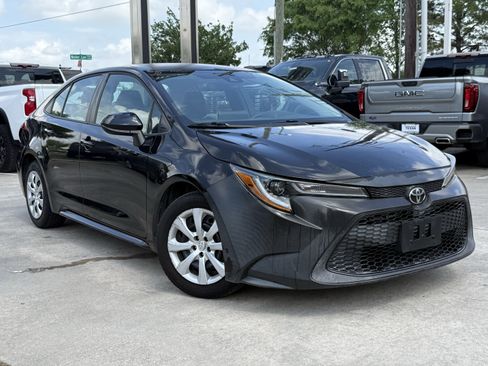 Used 2020 Toyota Corolla LE image 2