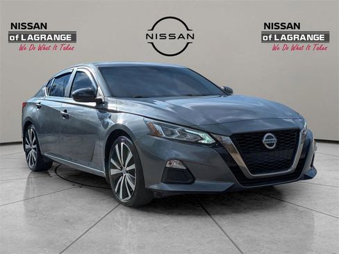 Used 2020 Nissan Altima 2.5 SR w/ Premium Package image 3