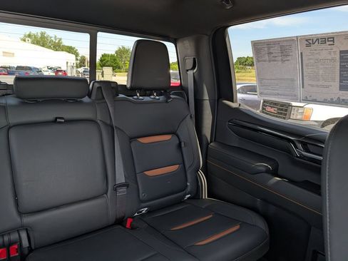 Used 2023 GMC Sierra 1500 AT4 w/ AT4 Premium Package AWD/4WD image 14