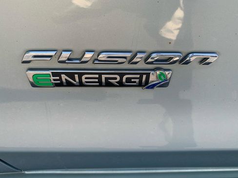Used 2014 Ford Fusion Energi Titanium FWD image 32