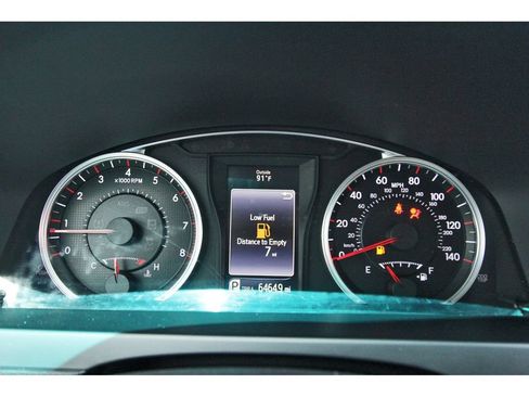 Used 2015 Toyota Camry SE FWD image 13