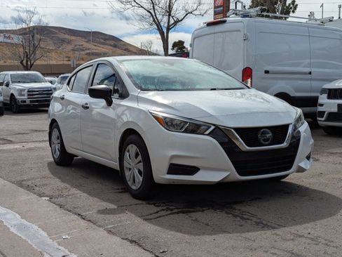 Used 2020 Nissan Versa S image 3