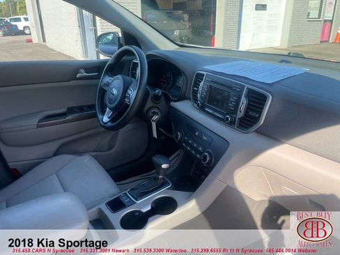 Used 2018 Kia Sportage LX image 9