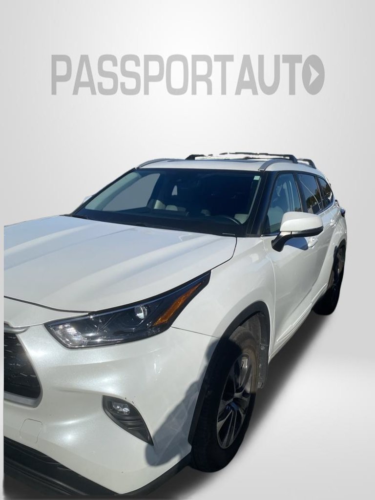 Used 2023 Toyota Highlander XLE AWD/4WD image 7