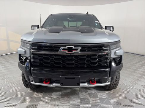 Used 2023 Chevrolet Silverado 1500 ZR2 w/ Technology Package image 2