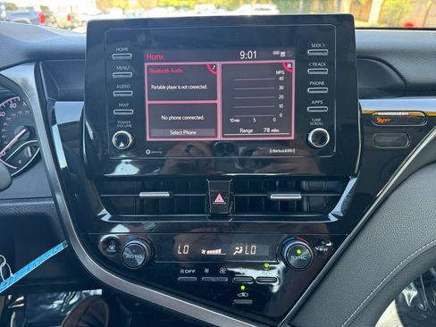 Used 2023 Toyota Camry SE w/ Cold Weather Package image 21