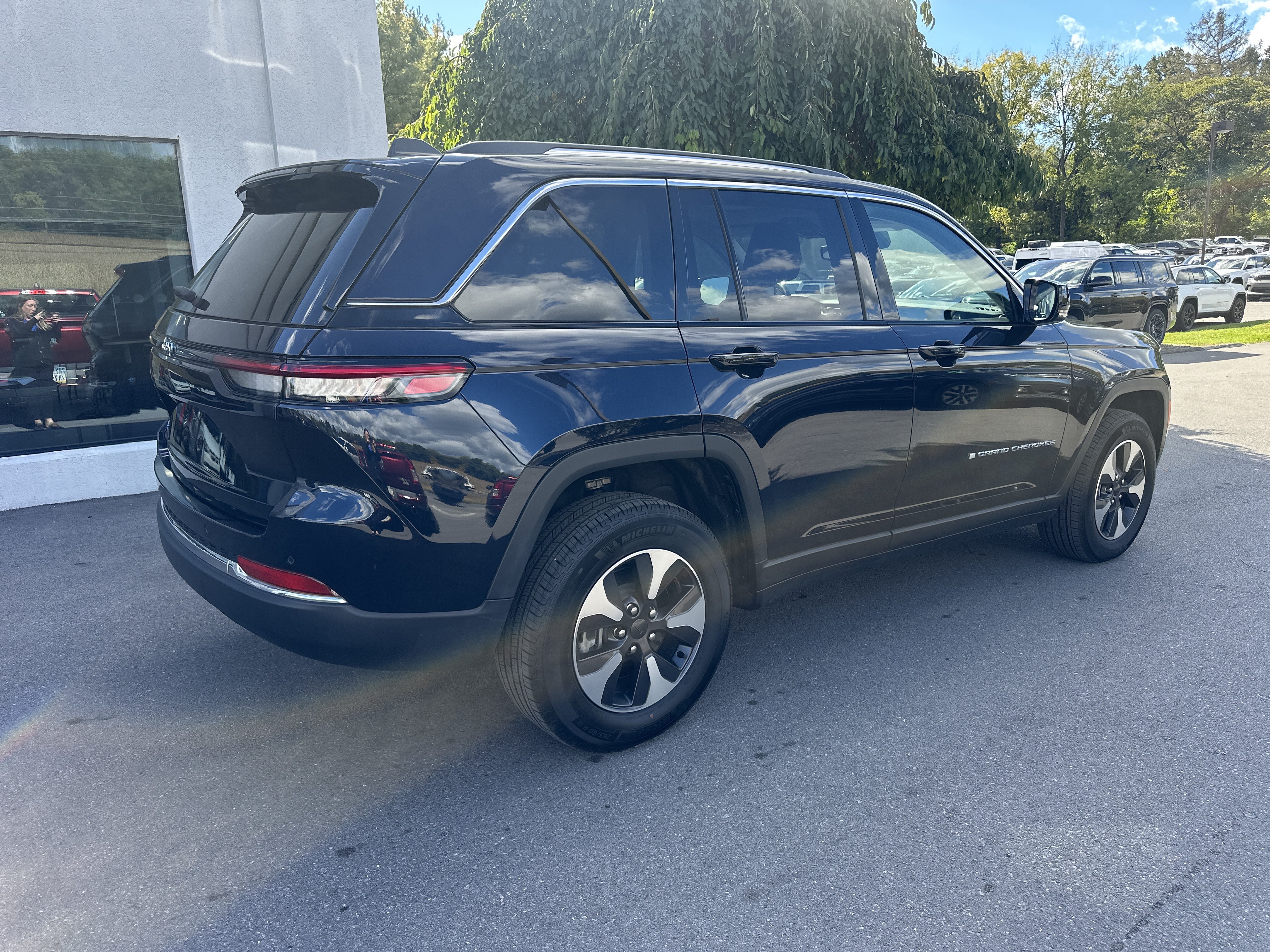 Used 2024 Jeep Grand Cherokee Limited 4xe AWD/4WD image 3