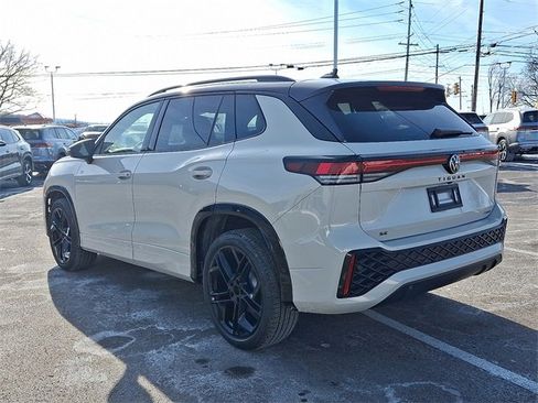 New 2026 Volkswagen Tiguan SE R-Line image 4