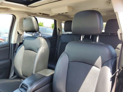 Used 2020 Dodge Journey Crossroad w/ Popular Equipment Group FWD image 12