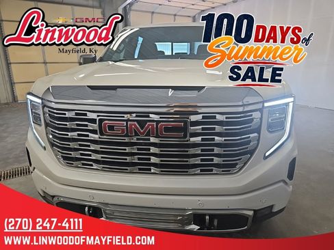 Used 2023 GMC Sierra 1500 Denali w/ Denali Reserve Package AWD/4WD image 3