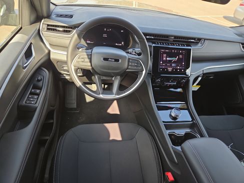 New 2026 Jeep Grand Cherokee Laredo X image 6