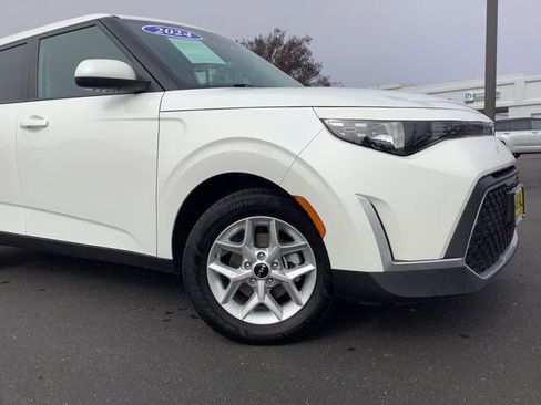 Used 2024 Kia Soul LX w/ Option Group 015 image 3